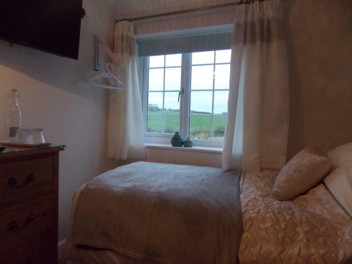 Craig Eithin B & B Holyhead Bagian luar foto