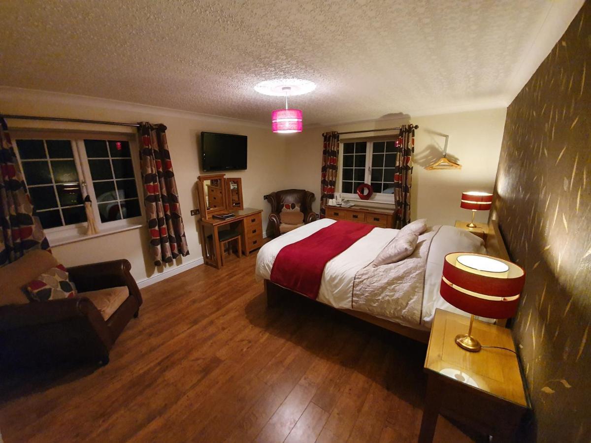 Craig Eithin B & B Holyhead Bagian luar foto