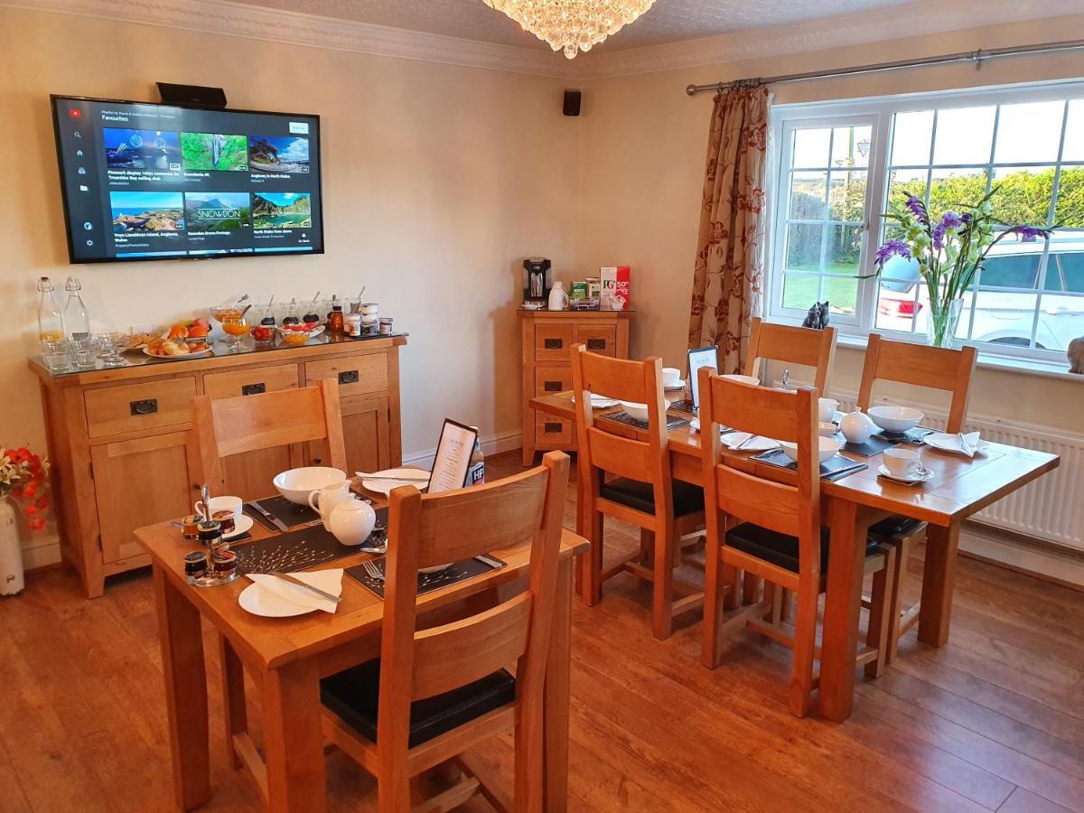 Craig Eithin B & B Holyhead Bagian luar foto